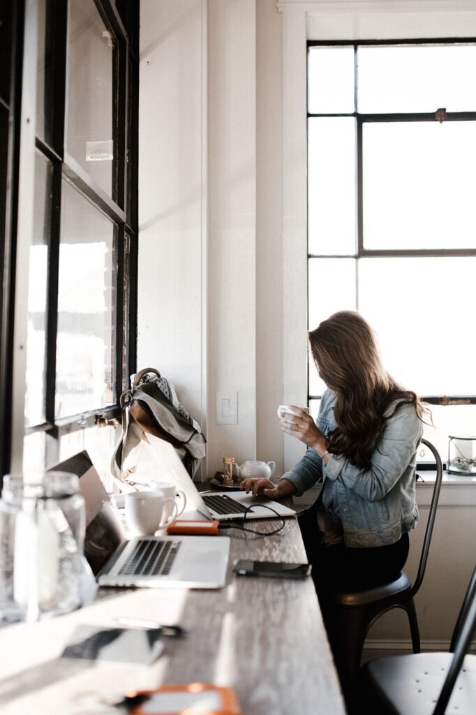 The Ultimate Guide to Using AI for Better, SEO-Friendly Blog Posts